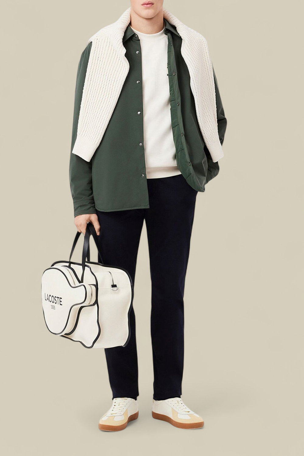 תמונת כל הלוק של מכנסי צ'ינו סלים פיט